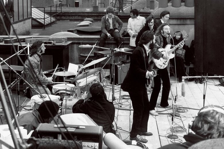告知なしで行われたライブはビートルズ最後のステージになった（1969年1月）　EXPRESS/GETTY IMAGES