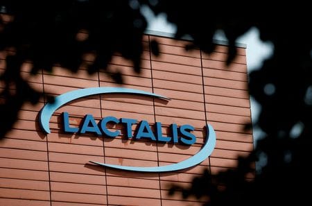　５月２日、オーストラリア競争・消費者委員会（ＡＣＣＣ）は、フランスの乳業大手ラクタリスが検討しているニュージーランド（ＮＺ）乳業大手フォンテラの資産買収について非公式な審査を開始した。写真は、同社本社のロゴ。２０２４年９月、フランスのラバルで撮影（２０２５年　ロイター/Stephane Mahe）