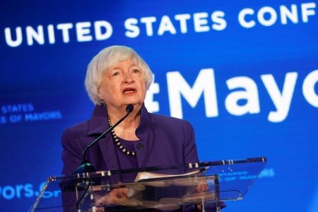 ２月１５日、イエレン米財務長官（写真）は今週開かれる２０カ国・地域（Ｇ２０）財務相・中央銀行総裁会議で、途上国での新型コロナウイルス流行を終息に向かわせるための支援を各国に呼び掛ける。ワシントンで１月撮影（２０２２年　ロイター/Jonathan Ernst）
