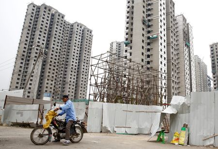 中国国家統計局が１５日発表した１─１０月の不動産販売（床面積ベース）は前年同期比６．８％減少した。ただ、１─９月の７．５％より小幅な落ち込みとなった。写真は北京で２０１８年９月撮影（２０２３年　ロイター／THOMAS PETER）