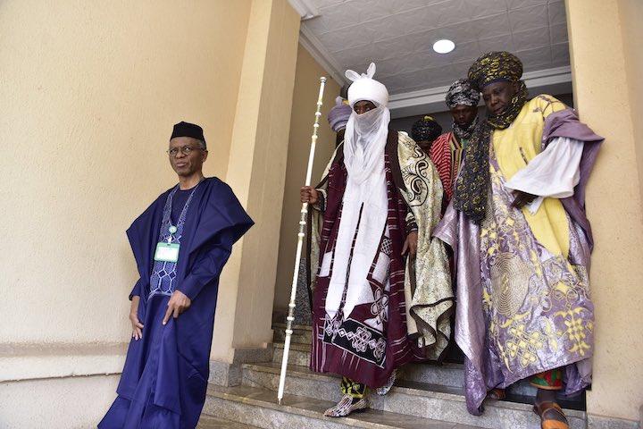 ナイジェリアのカドゥナ州知事（写真左）が性犯罪厳罰化法に署名　twitter @GovKaduna