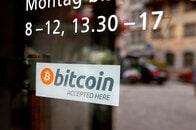 仮想通貨が急騰、ビットコインを上回る人気銘柄も続々登場