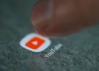 YouTube､米大統領選めぐる虚偽動画の削除を停止　バイデン陣営は批判｢民主主義の崩壊と暴力を招く｣
