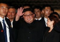 金正恩、余裕を演出？　首脳会談前夜にシンガポール観光