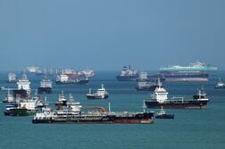 原油先物4ドル超下落、米イラン協議を注視