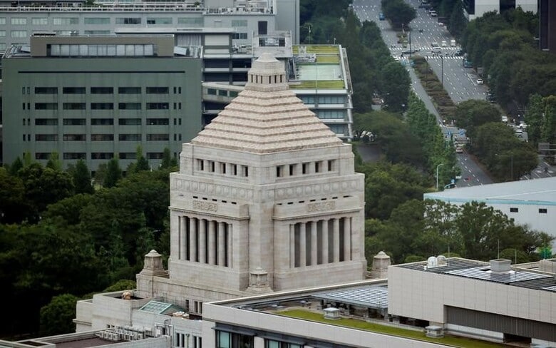 ３月１４日、自民党の森山裕国会対策委員長と立憲民主党の辻元清美国会対策委員長が、空転する国会の打開策をめぐって会談した。写真は２０１６年７月撮影（２０１７年　ロイター／Toru Hanai）