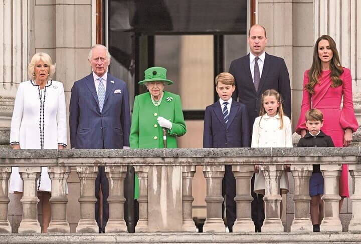 英エリザベス女王在位70年のプラチナ・ジュビリーの催しは華やかだったが　LEON NEAL-REUTERS