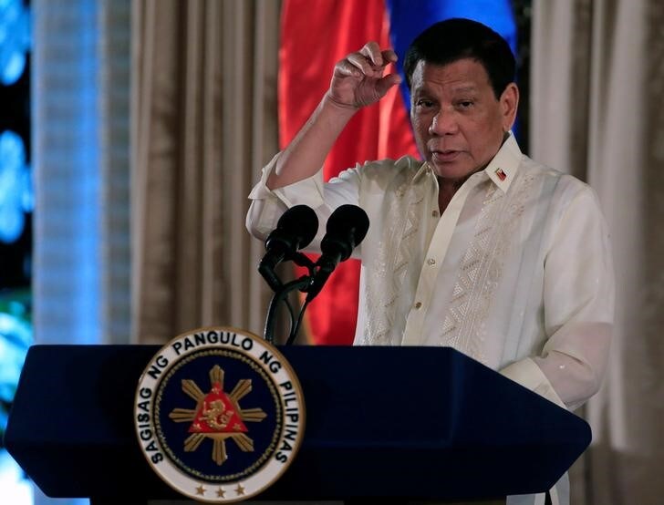 １０月１７日、フィリピンのドゥテルテ大統領（写真）は、南部ミンダナオ島のマラウィ市について、過激派組織「イスラム国（ＩＳ）」系武装勢力から解放したと宣言した。写真は８月撮影（２０１７年　ロイター／Romeo Ranoco）