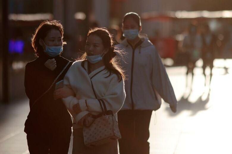 臨床試験登録データによると、北京万泰生物薬業は鼻腔スプレー式の新型コロナウイルスワクチンの第２相臨床試験（治験）を１１月中旬から開始する計画。写真は上海で３日撮影（２０２０年　ロイター／Aly Song）