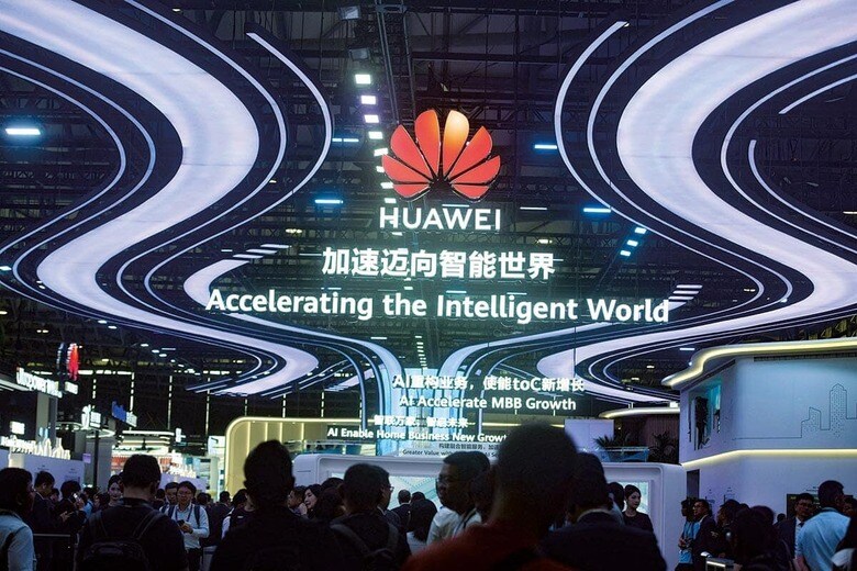 ファーウェイは中国のスマートフォン市場で4年ぶりに首位を奪還　CFOTOｰSIPA USAｰREUTERS