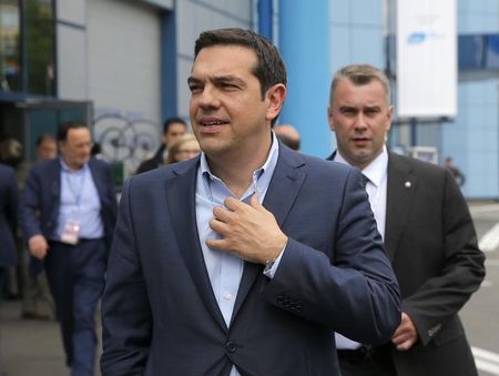 　６月１９日、ギリシャのチプラス首相は声明を発表し、債務危機の解決によりユーロにとどまりながら成長に戻ることが可能になるとの見解を示した。ロシアのサンクトペテルブルクで撮影（２０１５年　ロイター/MAXIM SHEMETOV）