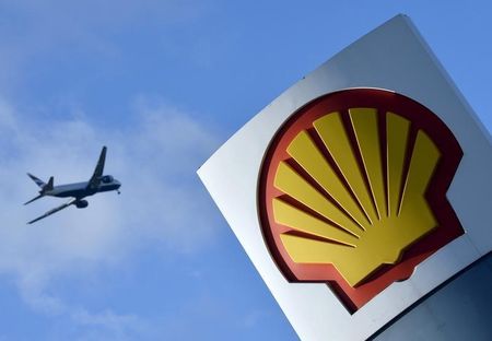　２月４日、英蘭系石油大手ロイヤル・ダッチ・シェルが発表した２０１５年通期決算で、利益は前年比８７％減の１９億４０００万ドルとなった。写真はロンドンで昨年１月撮影（２０１６年　ロイター／Toby Melville）