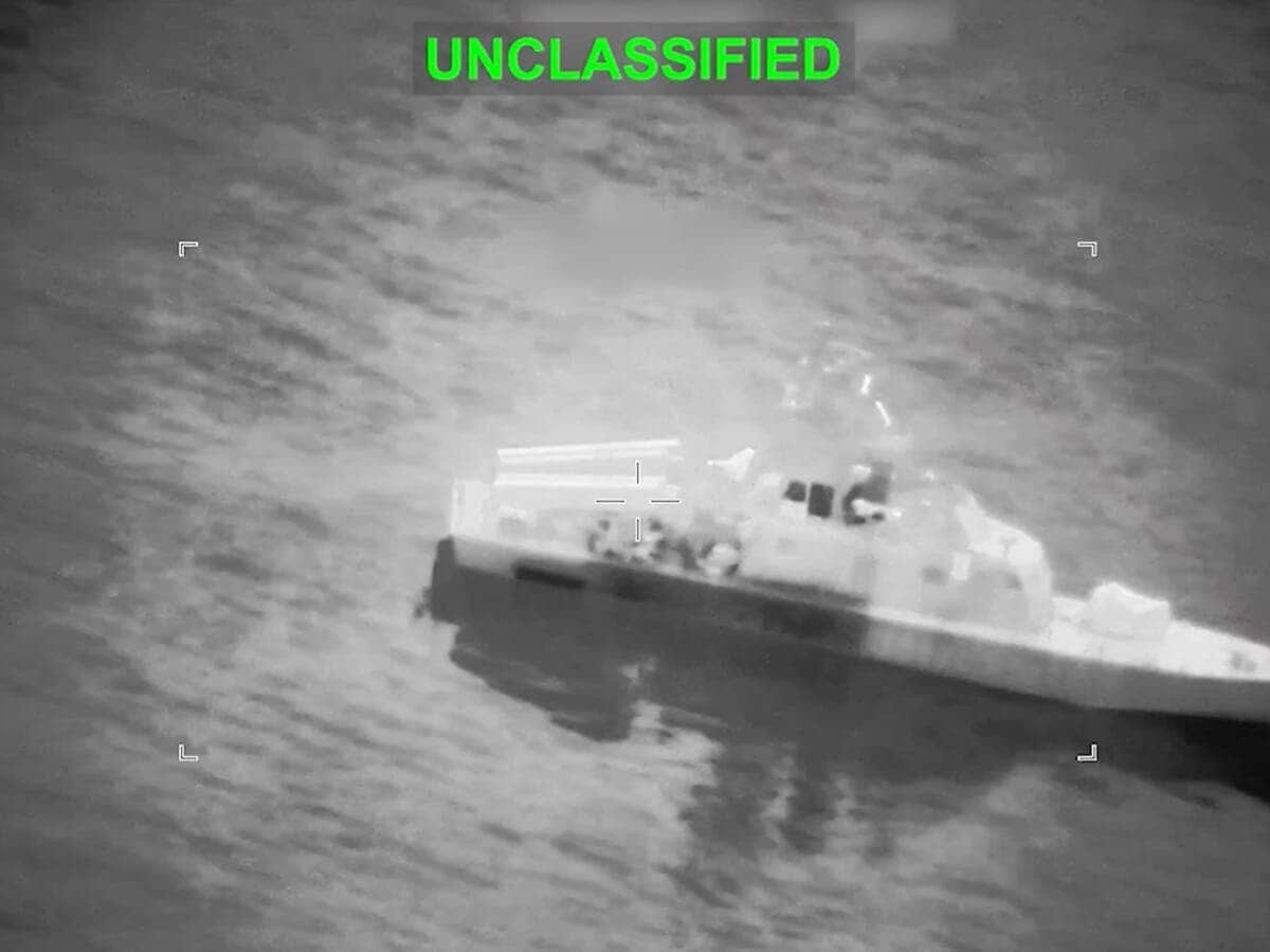 16隻を次々に撃沈...米中央軍が「イラン機雷船」を爆破する「瞬間映像 