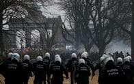 ベルギー首都ブリュッセルで反コロナ規制デモ　一部暴徒化し60人超逮捕