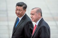 ウイグル弾圧の影がちらつく中国の「ワクチン外交」