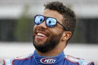 トランプ､人気カーレースNASCARの黒人選手問題で｢口撃｣