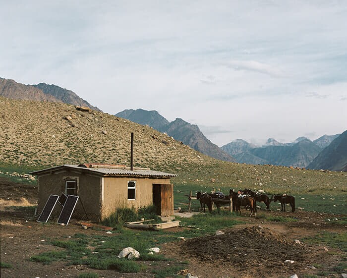 サリチャット・エルタシュ自然保護区に設置された小屋。パークレンジャーはしばしば外部の人と接触せずにこうした小屋で何カ月も過ごす(2023年)