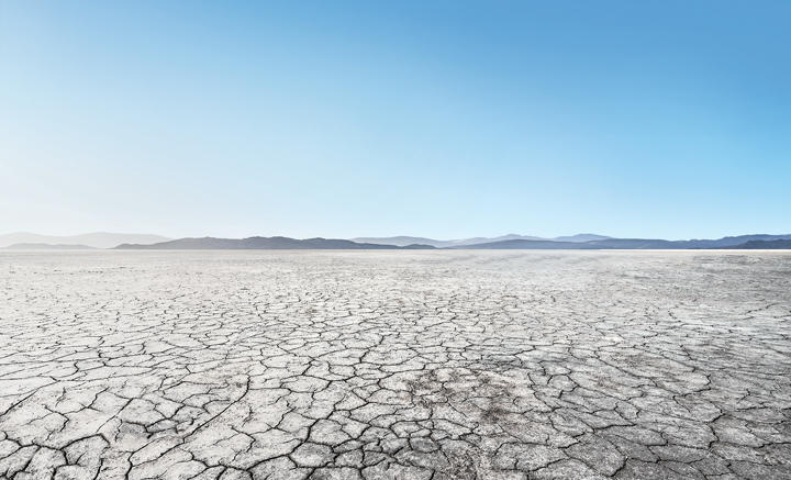 干ばつや熱波は土壌を干上がらせ、炭素吸収を不可能にする　Xuanyu Han-Moment/GETTY IMAGES