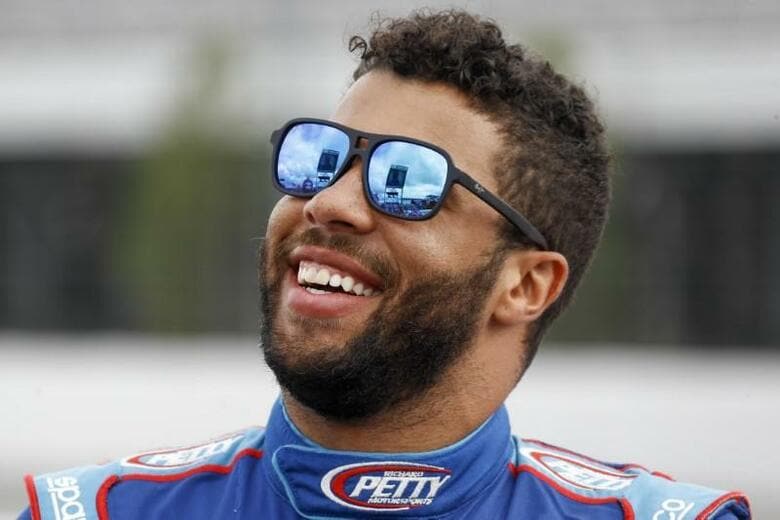 トランプ米大統領は米国の人気カーレースNASCARが南北戦争当時の南軍旗の使用を禁止した措置を批判し、黒人選手の車庫で人種差別を想起させる首輪状の縄が見つかった問題も、「捏造」だと指摘した。写真はNASCAR唯一の黒人ババ・ウォレス選手。6月27日mペンシルバニア州ロングポンドで撮影(2020年　USA TODAY Network)