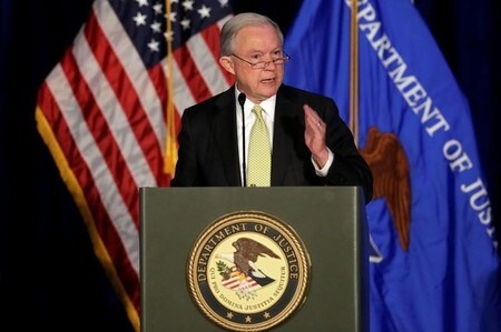 　６月２０日、セッションズ米司法長官は、増加する暴力事件への対策として、１２都市間のパートナーシップを導入したと明らかにした。トランプ大統領による法執行機関支援政策の一環。写真はメリーランド州ベセスダで撮影（２０１７年　ロイター／Yuri Gripas）