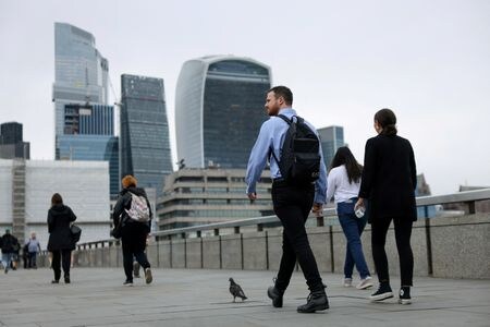 英人事データ企業ブライトマインが１９日発表した調査によると、英国の今年１月までの３カ月間の賃上げ率（中央値）は３％となり、２０２１年以来の低水準となった。写真は２０２４年７月、ロンドンで撮影（２０２５年　ロイター/Hollie Adams）