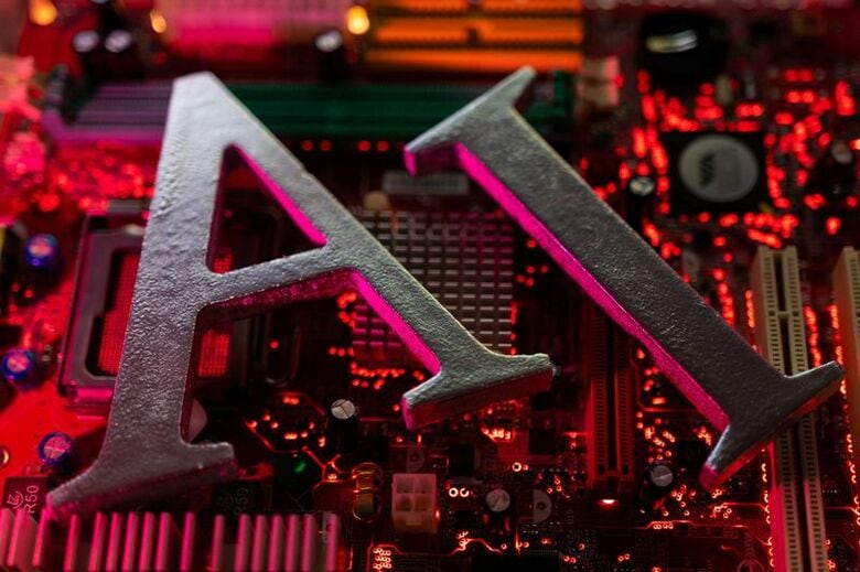 写真はAI（人工知能）のイメージ。2023年6月に撮影。REUTERS/Dado Ruvic