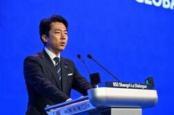 小泉防衛相、「新型軍国主義」を否定　中国の急速な軍拡非難