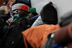 アングル：南アで排外主義的暴力相次ぐ、移民ら町役場に避難　帰国希望者も