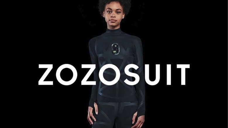 採寸用ボディスーツ「ゾゾスーツ」の無料配布を開始したスタートトゥデイ。前澤友作社長が自身の42歳の誕生日に合わせて詳細を発表した（写真：スタートトゥデイ）