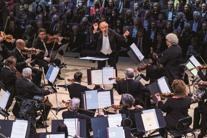 ゲルギエフはミュンヘン・フィルハーモニー管弦楽団の首席指揮者からも解任された　PETER KNEFFELｰPICTURE ALLIANCE/GETTY IMAGES