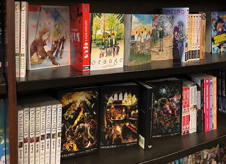 アメリカの大手書店チェーンではライトノベルがマンガと一緒に並べられている　Yukari Watanabe/Newsweek Japan