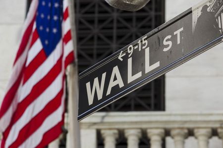 ７月１日、マルコ・ルビオ米上院議員（共和党）は、スパイ行為や人権侵害、中国軍に関与する中国企業を米資本市場から締め出すための法案を準備しており、数週間以内に提出する計画だ。ウオール街で２０１５年４月撮影（２０２０年　ロイター/Lucas Jackson）