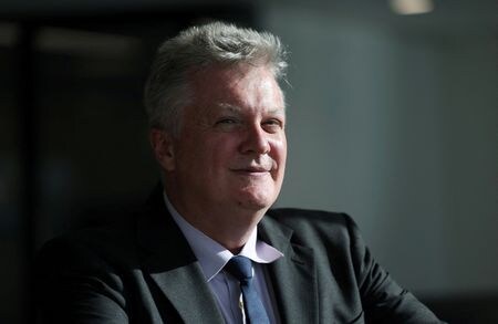 イングランド銀行（英中央銀行）のチーフエコノミスト、ヒュー・ピル氏は９日、長期にわたって制約的な金融政策スタンスを維持する必要があると予想しているが、金利の先行きについて確約はできないと述べた。９月撮影。（2023年　ロイター/Suzanne Plunkett/File Photo）