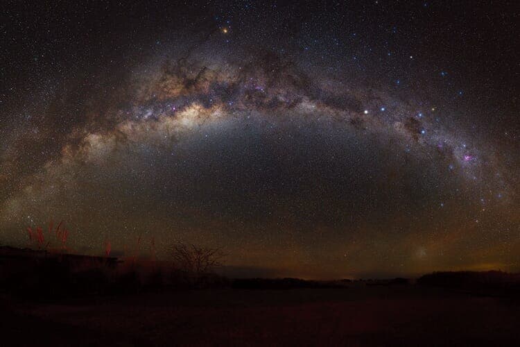 砂漠から見た宇宙