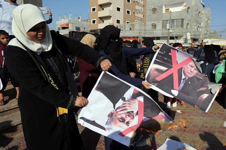 アメリカのトランプ大統領やイスラエルのネタニヤフ首相はパレスチナ人を陥れる「物語」を拡散してきた（6月18日、ガザ）　Ibraheem Abu Mustafa-REUTERS