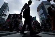7月の完全失業率は2.4％に改善、有効求人倍率は1.18倍で横ばい