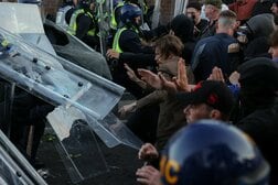 白人が「逆差別」されている？　イギリスの「ホワイト・ライブズ・マター」が広げる政治的衝撃