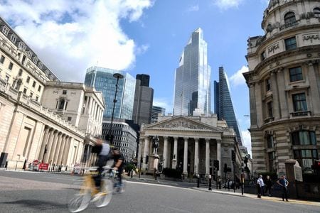 イングランド銀行（英中銀）のウッズ副総裁は２２日、欧州連合（ＥＵ）離脱（ブレグジット）後の金融規制について、厳格だが官僚的ではない規制を採用するとした。ロンドンで４日撮影（２０２０年　ロイター/TOBY MELVILLE）