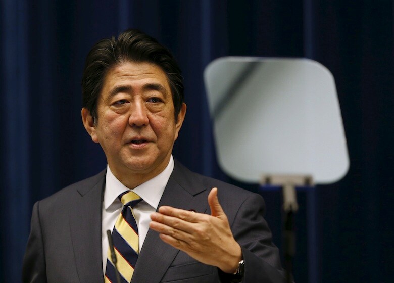 閣僚らの失言が続く中、丸山議員の「奴隷」発言は安部政権にさらに追い打ちをかけた　Toru Hanai-REUTERS