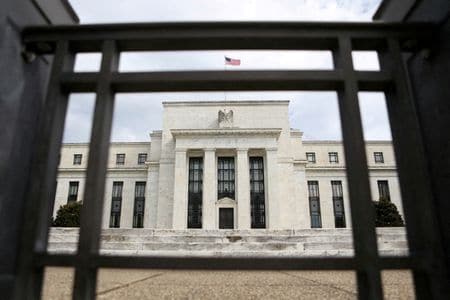 米議会予算局（ＣＢＯ）は２７日、米連邦債務の対国内総生産（ＧＤＰ）比が２０５２年に１８５％に達するとの予測を発表した。２０１８年８月撮影（２０２２年　ロイター/Chris Wattie）