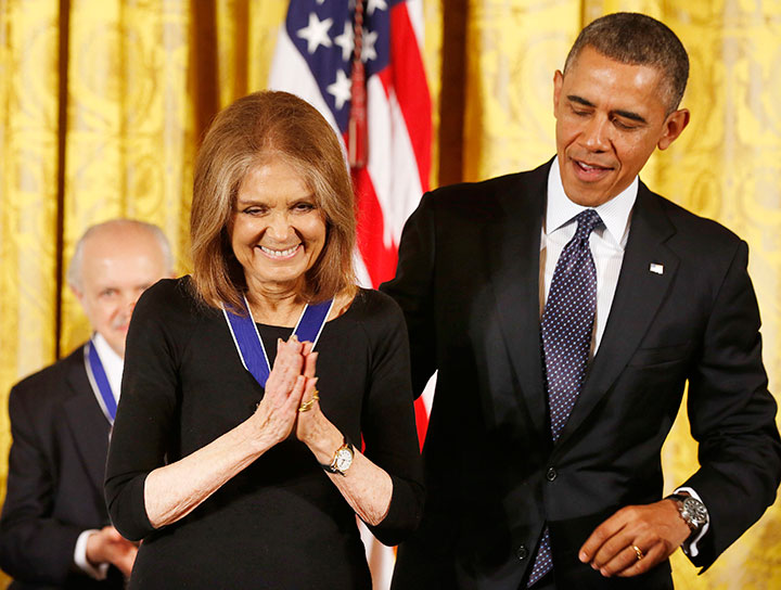 著名フェミニストのステイネムは2013年に大統領自由勲章を受章した　Larry Downing-REUTERS