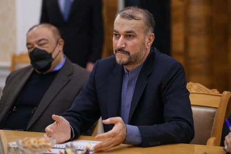 　２月１４日、イランのアブドラヒアン外相は１４日、核合意再建に向けウィーンで開かれている米国との間接協議について、イランの国益が守られる限り、合意を急ぐ考えだと表明した。写真は１月２０日、モスクワで撮影（２０２２年　ロイター/Russian Foreign Ministry）