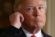 大統領選時のトランプ選対関係者、ロシア情報当局と繰り返し接触か
