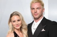 【写真】【動画】「胸元を強調しすぎ...」 米セレブ妻、「目のやり場に困る」黒レースのドレス...豊胸を疑う声も