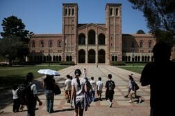 トランプ政権、留学生のインターンシップ制限　大学に警告