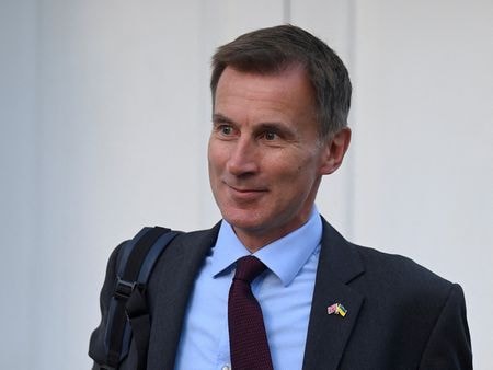 　１１月１１日、ハント英財務相（写真）は、第３・四半期がマイナス成長となったことを受けて、信頼と経済の安定を回復するために「極めて難しい」決断が必要との認識を示した。写真はロンドンで１０月撮影（２０２２年　ロイター/Toby Melville）
