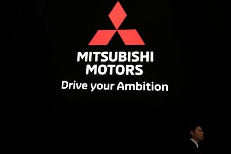 　７月２８日の株式市場で、三菱自動車工業は大幅続落、１０％超安での推移となっている。２７日に２０２１年３月期の連結最終損益が３６００億円の赤字（前期は２５７億円の赤字）となるとの見通しを発表したことが嫌気されている。２０１９年１０月２４日、東京モーターショーで撮影（２０２０年　ロイター/Soe Zeya Tun）