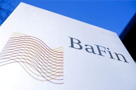 ドイツ連邦金融監督庁（ＢａＦｉｎ）のマーク・ブランソン長官は１５日、金利を巡る情勢が金融部門に対する最大のリスクになっているとの認識を示した。２０１９年４月、ボンのＢａＦｉｎ前で撮影（２０２１年　ロイター／Wolfgang Rattay/File Photo）