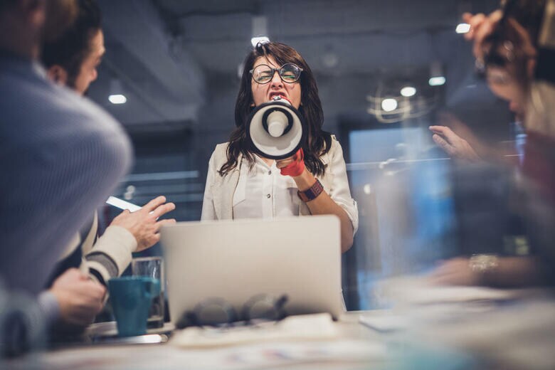 現場感覚の乏しい経営者が「ジタハラ」を起こす　skynesher/iStock.