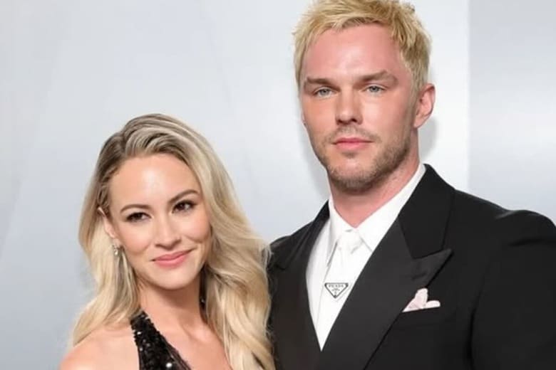 @bryanaholly/Instagram